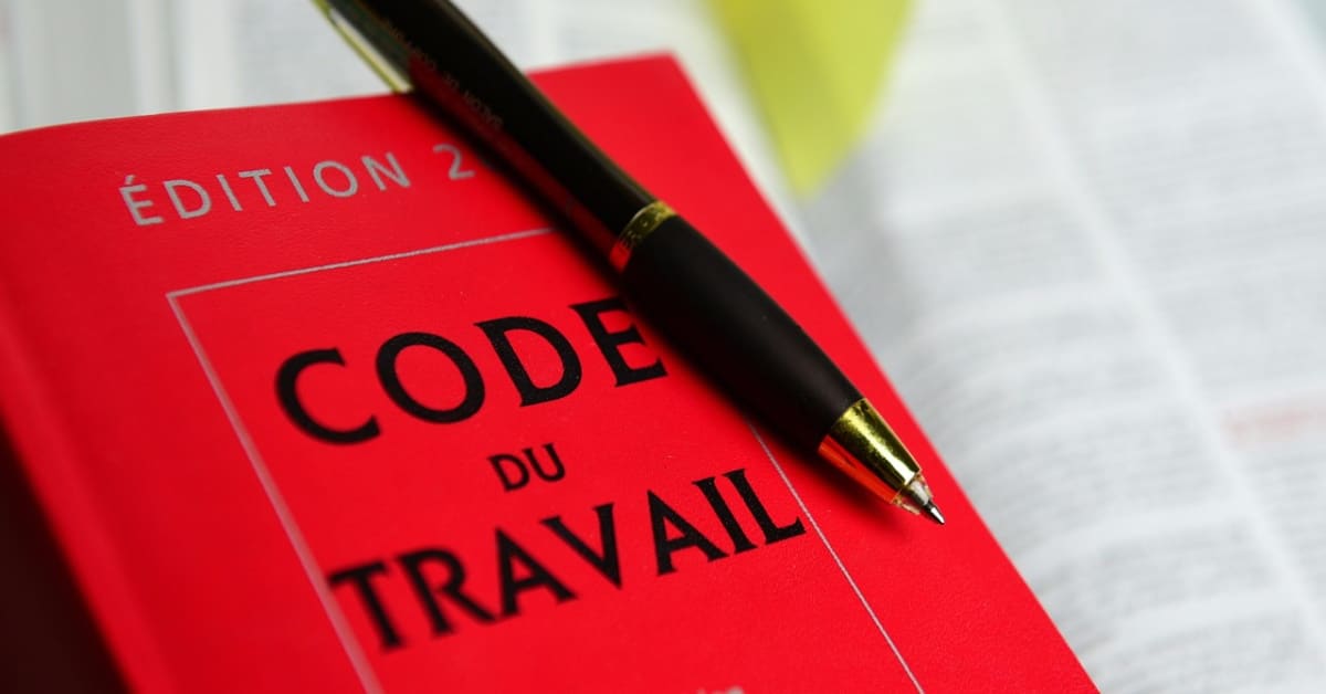 Droit du travail et code du travail